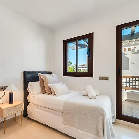 Vacation I The Sovereign Penthouse, Large Communal Pool, 24h Security, 5min To Puerto Banus Apartament