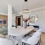 Vacation I The Sovereign Penthouse, New Furniture, Gated Complex, Large Communal Pool, 24h Security, 5min To Puerto Banus Appartement *