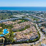 Vacation I The Sovereign Penthouse, New Furniture, Gated Complex, Large Communal Pool, 24h Security, 5min To Puerto Banus *