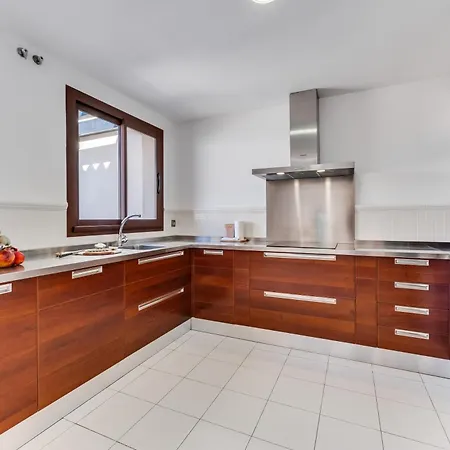 Vacation I The Sovereign Penthouse, New Furniture, Gated Complex, Large Communal Pool, 24h Security, 5min To Puerto Banus