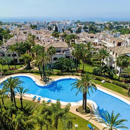 Apartment Vacation I The Sovereign Penthouse, Large Communal Pool, 24h Security, 5min To Puerto Banus *