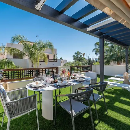 Vacation I The Sovereign Penthouse, Large Communal Pool, 24h Security, 5min To Puerto Banus Apartment *