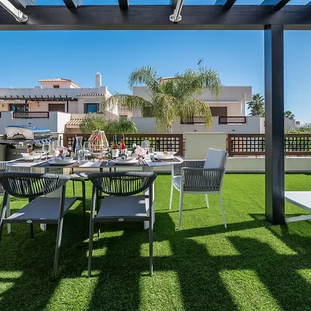 Apartment Vacation I The Sovereign Penthouse, Large Communal Pool, 24h Security, 5min To Puerto Banus Marbella