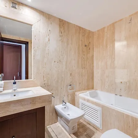 Apartment Vacation I The Sovereign Penthouse, Large Communal Pool, 24h Security, 5min To Puerto Banus
