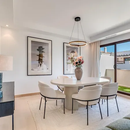 Apartment Vacation I The Sovereign Penthouse, Large Communal Pool, 24h Security, 5min To Puerto Banus *