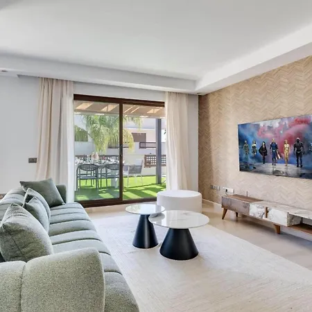 Vacation I The Sovereign Penthouse, Large Communal Pool, 24h Security, 5min To Puerto Banus 아파트 마르베야