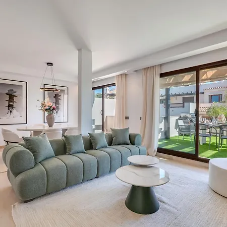 Vacation I The Sovereign Penthouse, Large Communal Pool, 24h Security, 5min To Puerto Banus Apartment *
