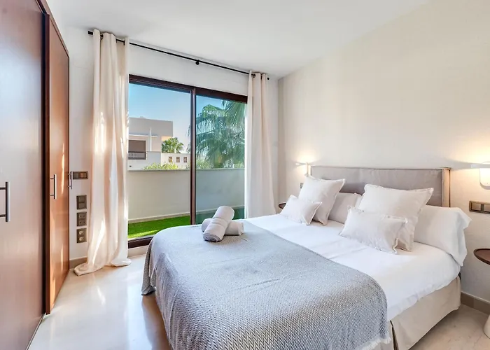 Vacation I The Sovereign Penthouse, Large Communal Pool, 24h Security, 5min To Puerto Banus *
