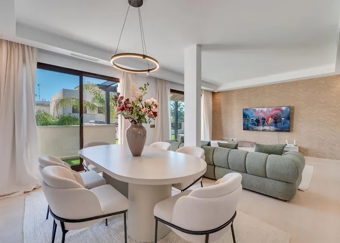 Vacation I The Sovereign Penthouse, Large Communal Pool, 24h Security, 5min To Puerto Banus *