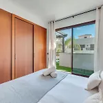 Vacation I The Sovereign Penthouse, New Furniture, Gated Complex, Large Communal Pool, 24h Security, 5min To Puerto Banus Apartment Marbella