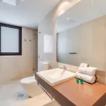 Vacation I The Sovereign Penthouse, New Furniture, Gated Complex, Large Communal Pool, 24h Security, 5min To Puerto Banus *