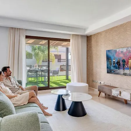 Apartamento Vacation I The Sovereign Penthouse, Large Communal Pool, 24h Security, 5min To Puerto Banus *